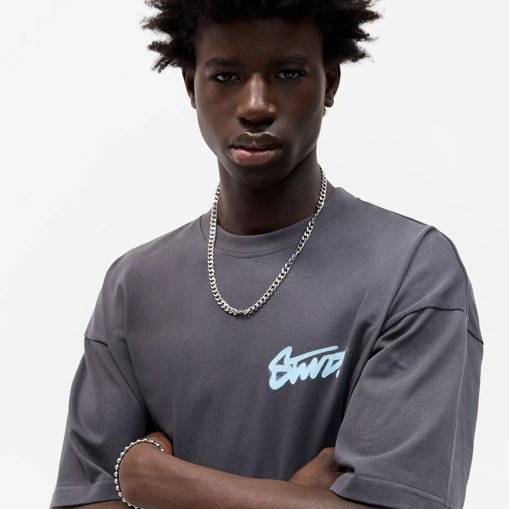 Short sleeve T-shirt with graffiti graphic - Image 2
